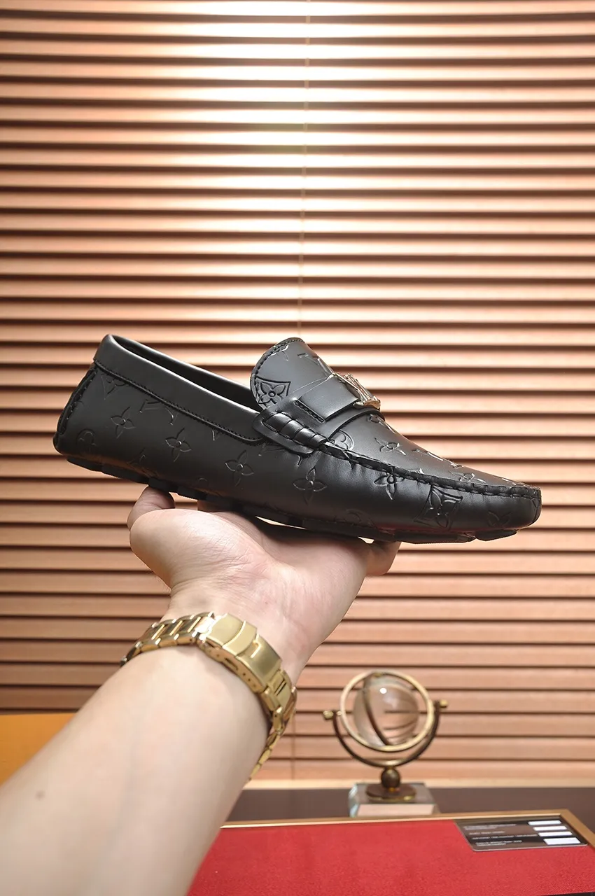 Men's men's shoes 💰420💶 [LV Doudou shoes] (water-dyed cowhide lining) new model is on the market, available on the official website. The new Doudou shoes are processed into single-color materials, and the uppers are made of imported horsehide leather. The body of the shoe is fully hemmed with mark thread, and is lined with imported original cowhide leather. The elegant shoe shape is super suitable for all-matching, and the size is 38-44.